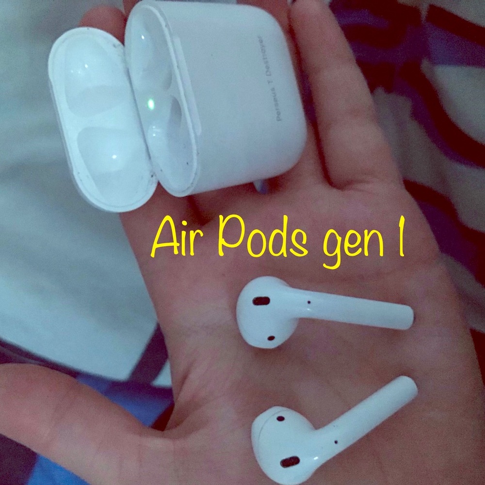 !!Air Pods Generation 1!! Barely used🤪